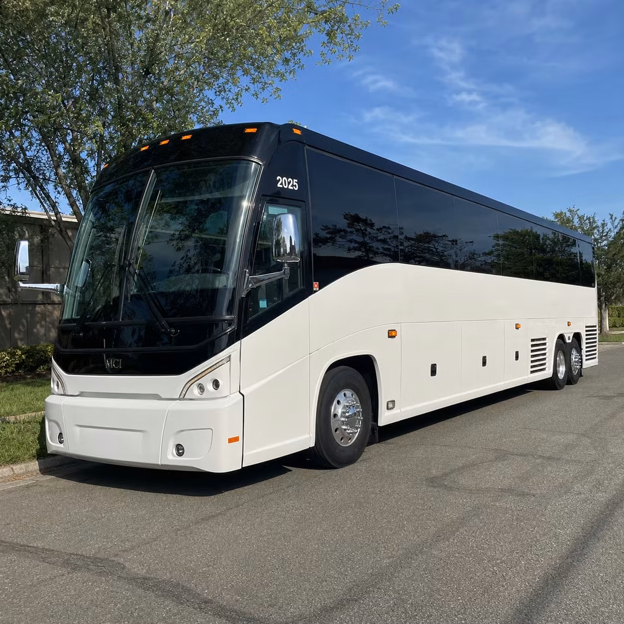 charter buses and party buses to gillette stadium for patriots and revolution games